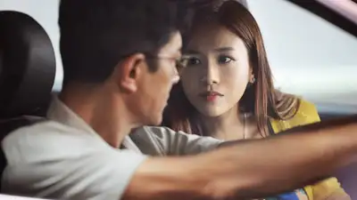 Thám Tử Tư: Phía Sau Vết Máu